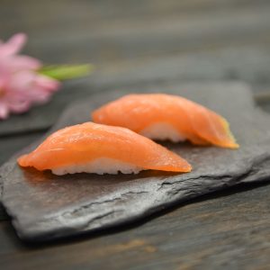 Smoked salmon nigiri 5 pieces